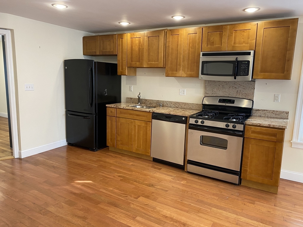 4 Ropes Street, Unit 2 Salem, MA 01970 - Photo 22 of 34 Gallery Image 22