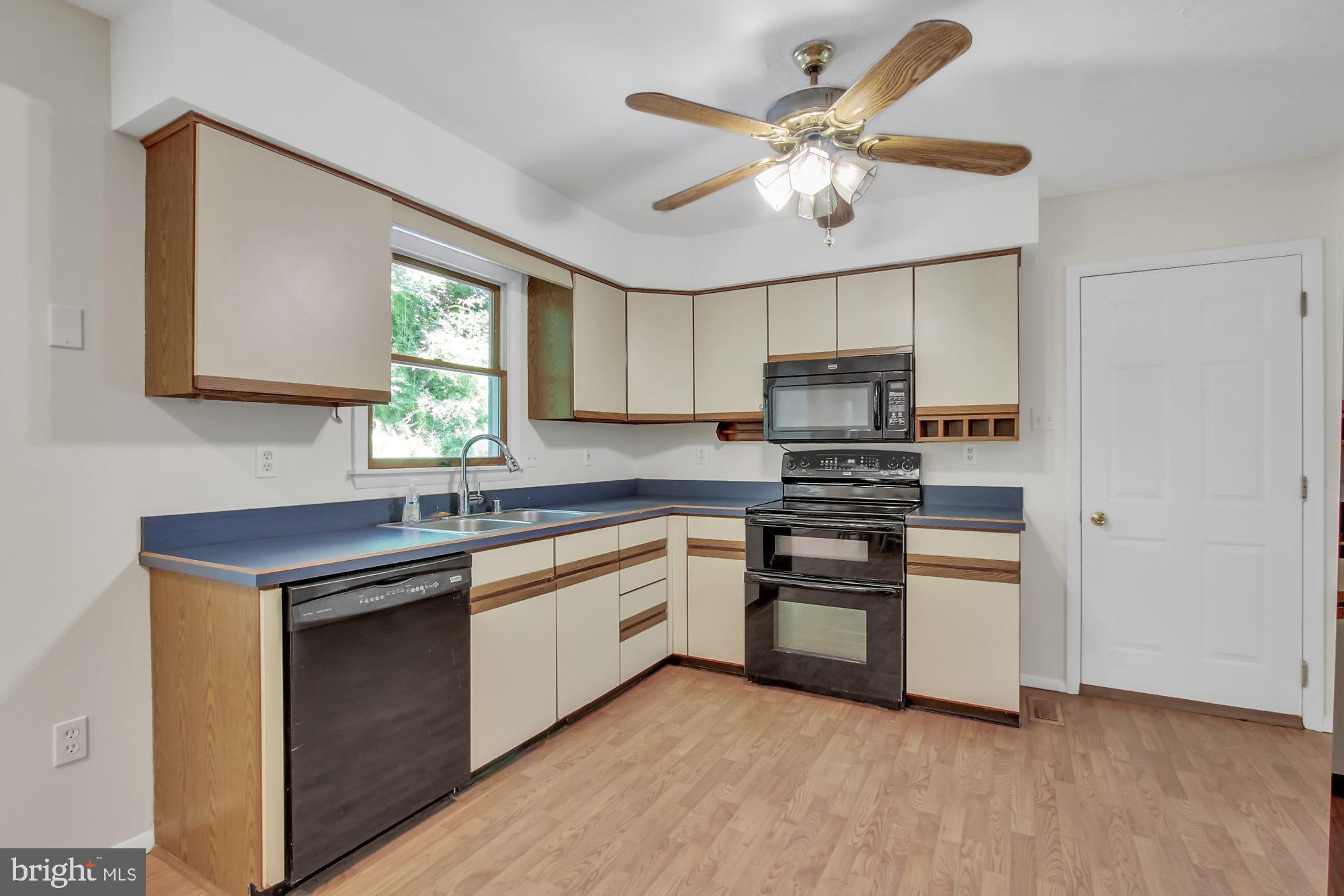 5110 Buttermilk Road Pylesville, MD 21132 - Photo 3 of 34 KITCHEN