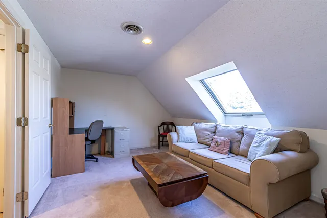 $379,000 | 21 Long Hill Road, Peterborough, NH 03458