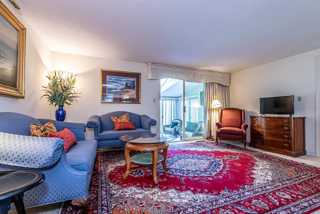 $379,000 | 21 Long Hill Road, Peterborough, NH 03458