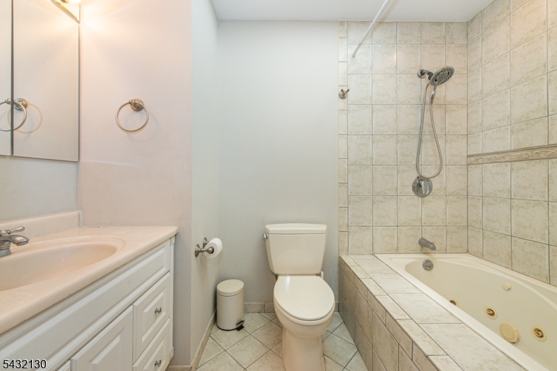 77 Hanover Road Mountain Lakes, NJ 07046 - Photo 21 of 36
