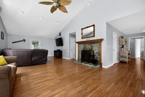 $619,900 | 1038 Lakeside Drive, Smithville, TN 37166