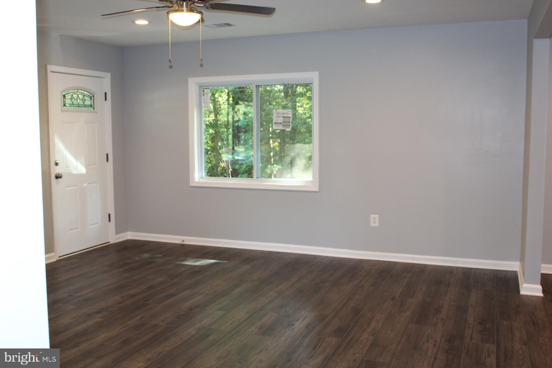 165 Chrystal Road Colonial Beach, VA 22443 - Photo 3 of 28 Gallery Image 3