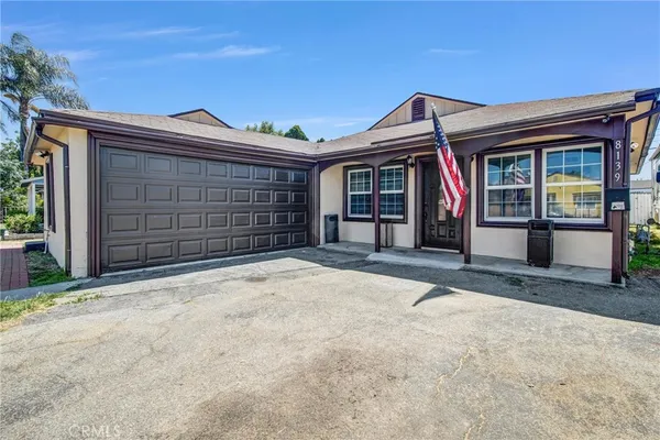 $949,000 | 8139 Jellico Avenue, Northridge, CA 91325
