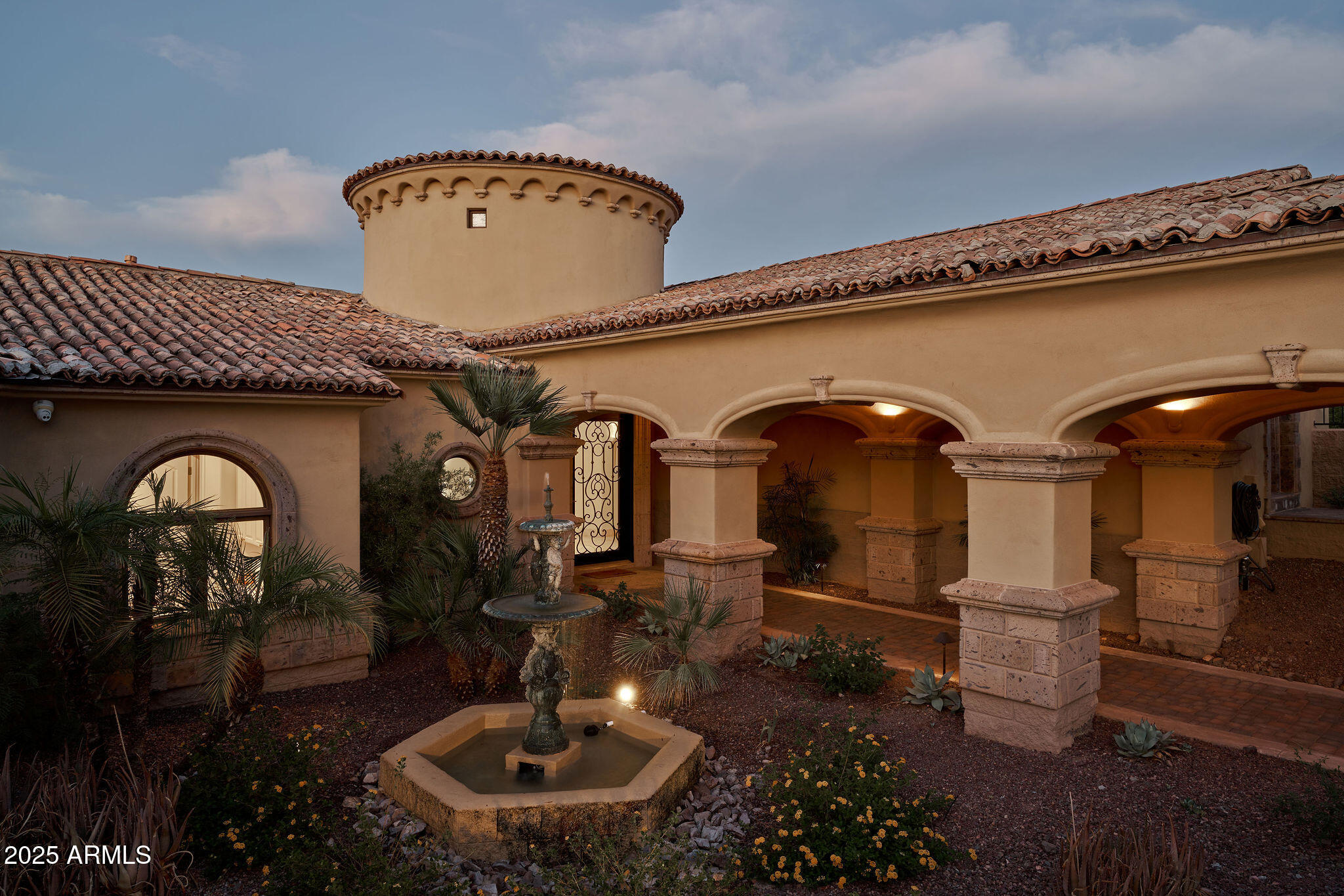 4490 East Valley Vista Lane Paradise Valley, AZ 85253 - Photo 4 of 45 a front view of a house