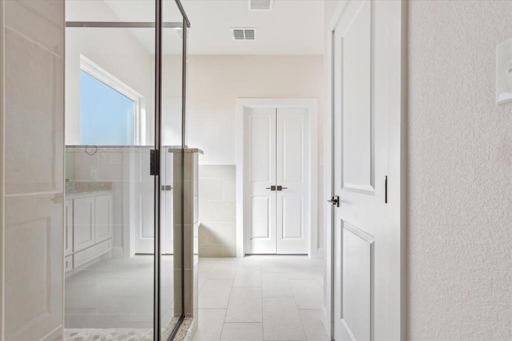 112 Great Trail Road Riesel, TX 76682 - Photo 19 of 28 a view of a bathroom with a shower