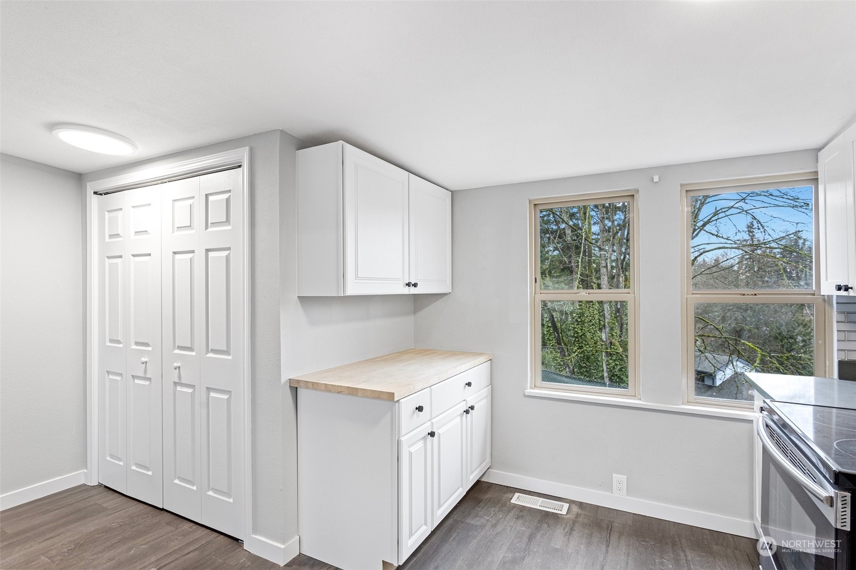 11430 Southeast Petrovitsky Road Renton, WA 98055 - Photo 9 of 26