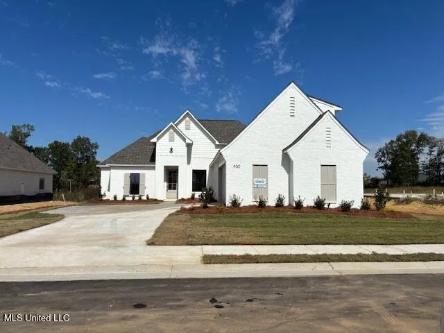 $425,000 | 400 Aurora Circle, Canton, MS 39046
