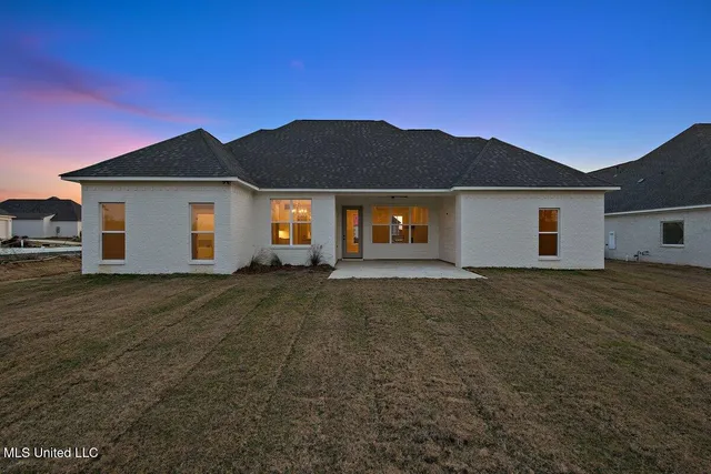 $425,000 | 400 Aurora Circle, Canton, MS 39046