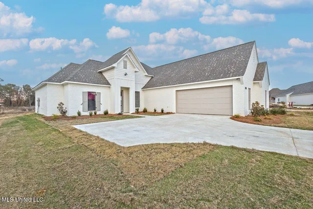 $425,000 | 400 Aurora Circle, Canton, MS 39046