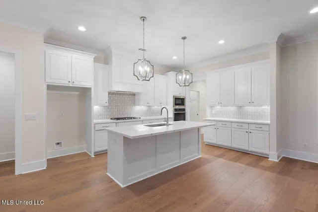 $425,000 | 400 Aurora Circle, Canton, MS 39046