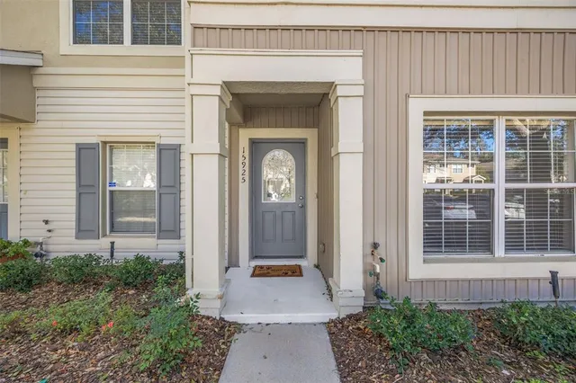 $250,000 | 15925 Fishhawk View Drive, Lithia, FL 33547