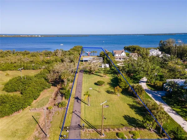 $1,295,000 | 2101 27th Avenue Boulevard West, Palmetto, FL 34221