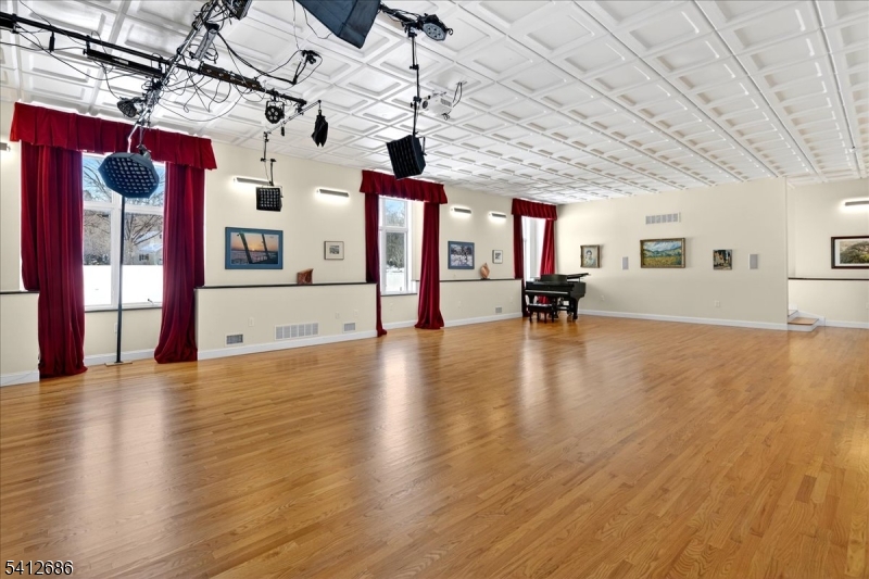 947 Cherry Hill Road Princeton, NJ 08540 - Photo 33 of 45 a view of a hall with wooden floor
