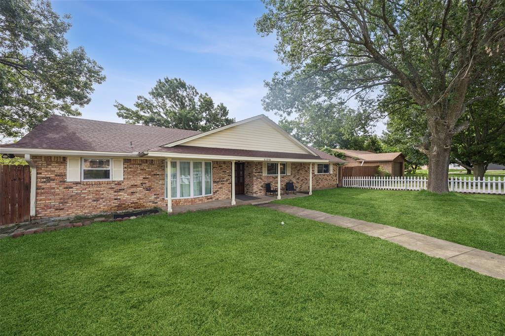 1120 Reed Circle Howe, TX 75459 - Photo 2 of 28