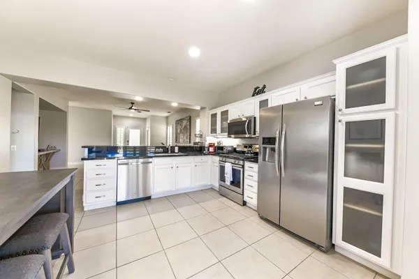 $4,100 | 39676 Somerset Avenue, Palm Desert, CA 92211