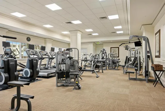 a sign that is on the side of a wall