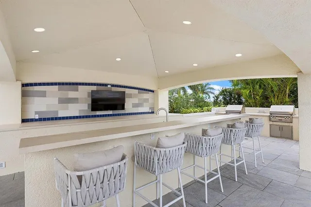 $3,950,000 | 35 Watergate Drive, Unit 1201, Sarasota, FL 34236