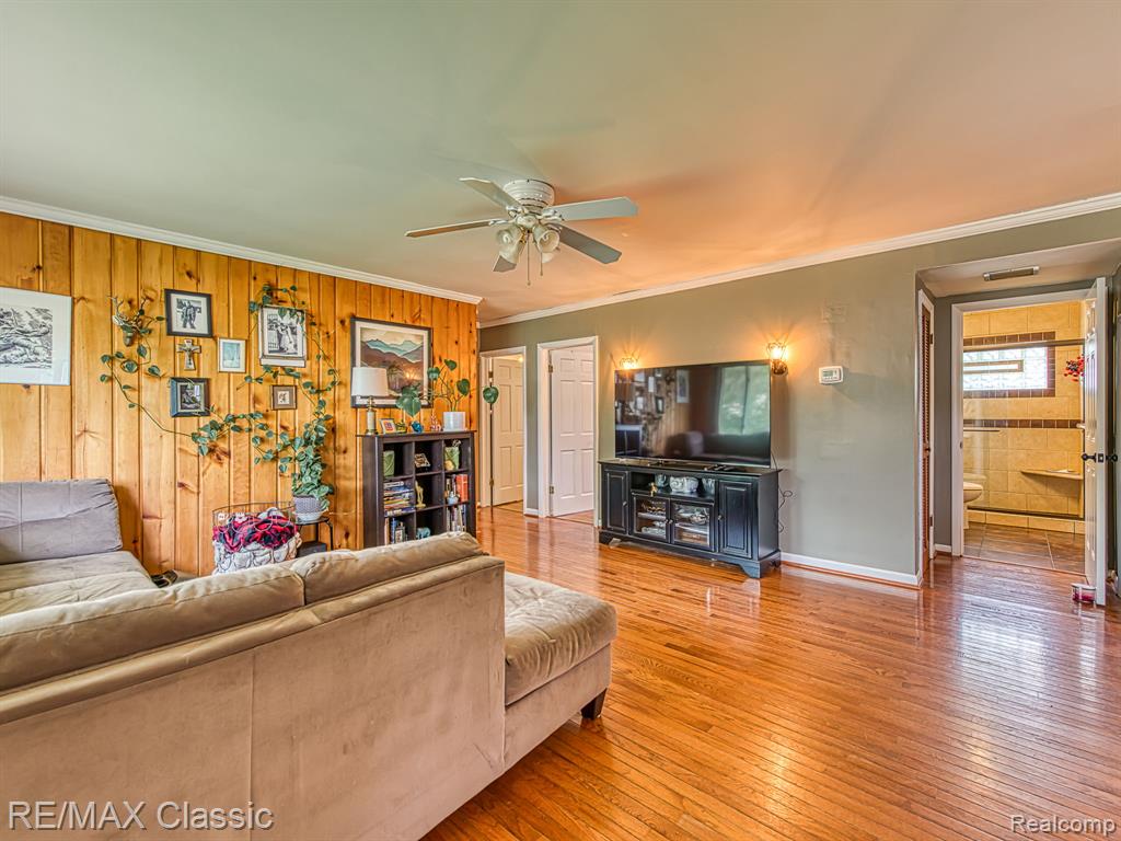 253 Delaware Road Whitmore Lake, MI 48189 - Photo 9 of 35 Gallery Image 9