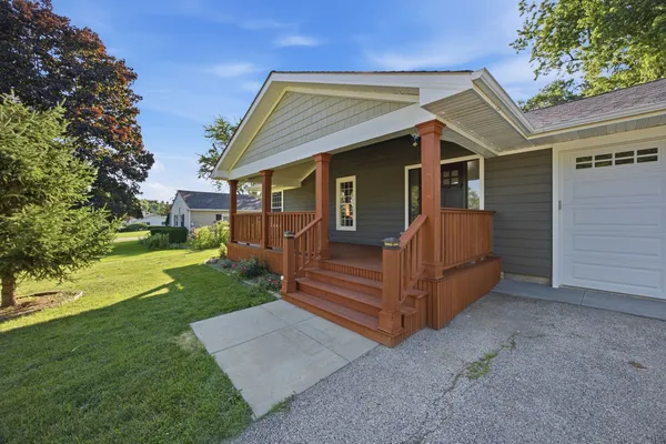 $369,900 | 4220 Ponca Avenue, McHenry, IL 60050