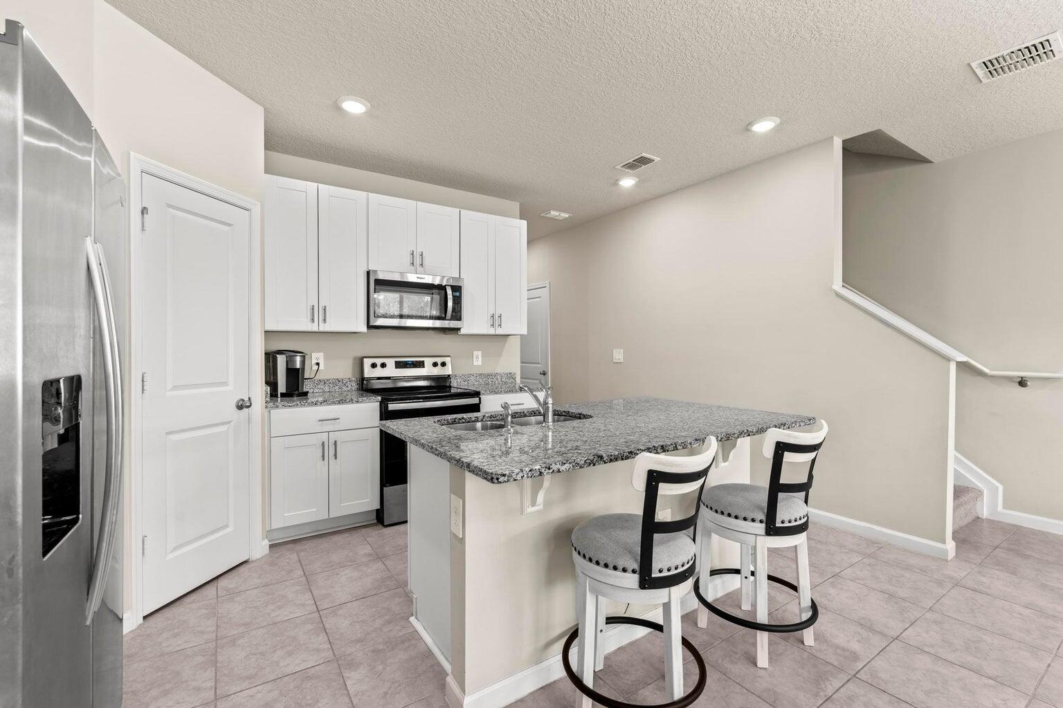 359 Southeast Angler Drive Stuart, FL 34994 - Photo 12 of 34 20240227220741679234000000-o