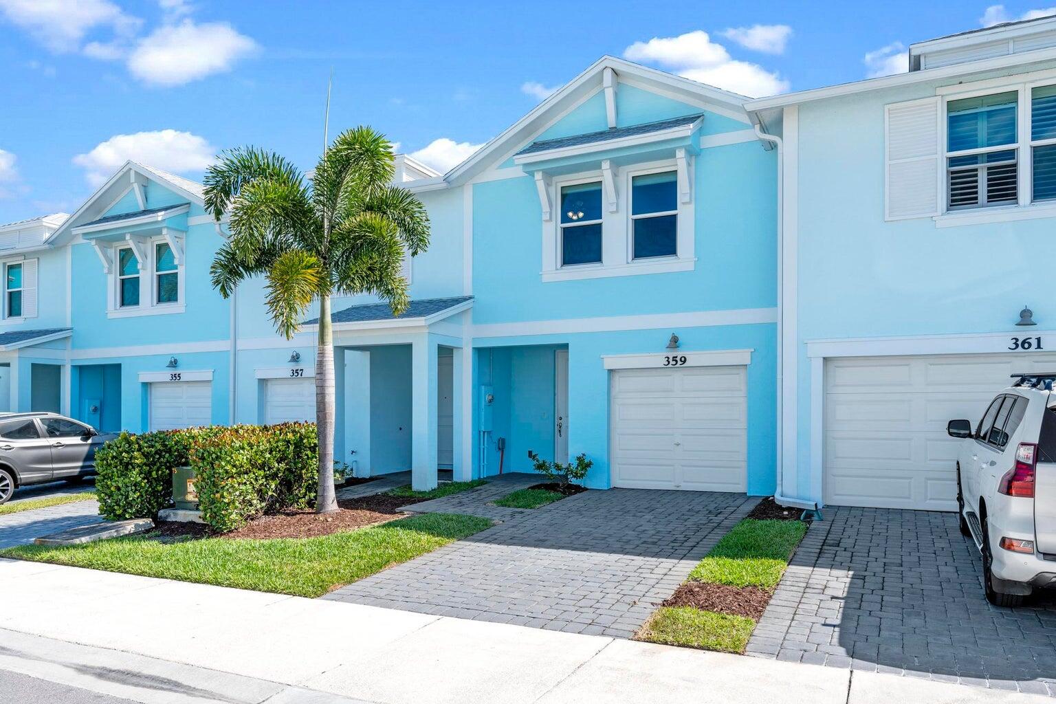 359 Southeast Angler Drive Stuart, FL 34994 - Photo 2 of 34 20240227220423139776000000-o