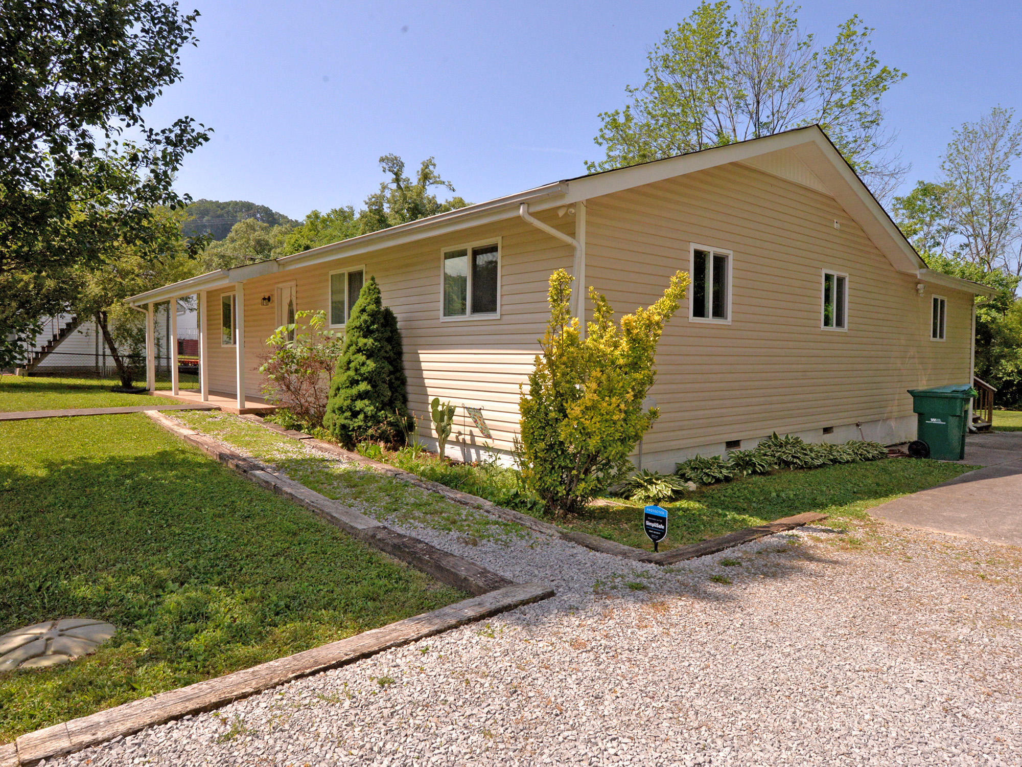 110 Shipe Road Powell, TN 37849 - Photo 2 of 18 110 Shipe Rd