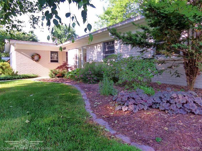 1425 Catalpa Drive Rochester, MI 48307 - Photo 1 of 21 35-11.jpg