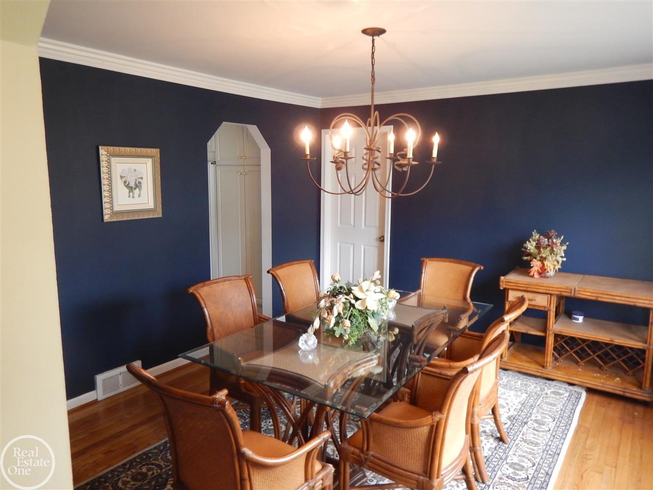 1008 Bedford Road Grosse Pointe, MI 48230 - Photo 11 of 47 31318447-10.JPG