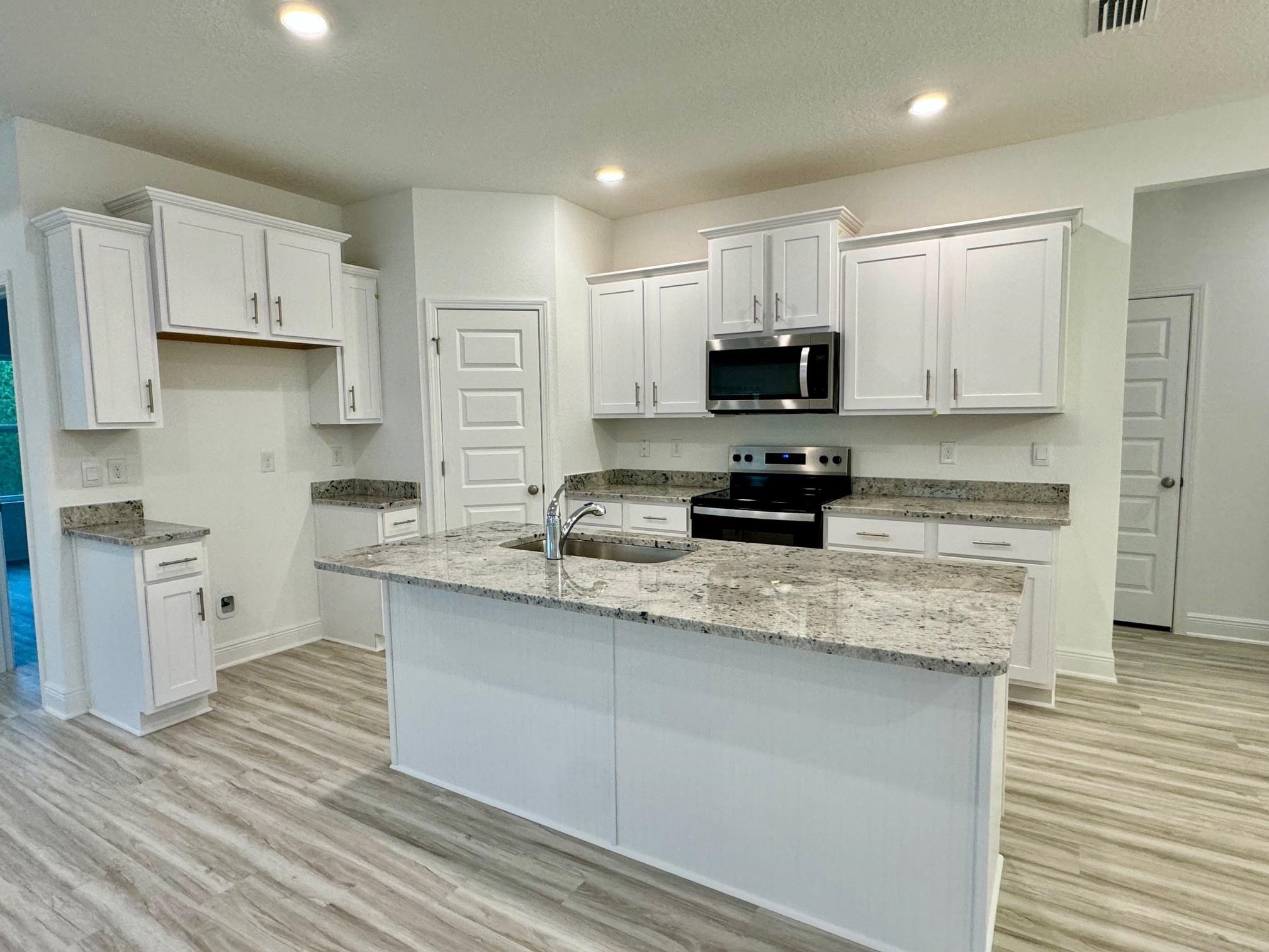 12884 Grand Rpds Road Fairhope, AL 36532 - Photo 21 of 32 Kitchen