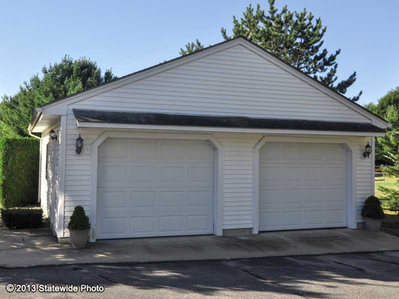 315 William Henry Road Scituate, RI 02857 - Photo 12 of 25 Parking Lot/Garage.