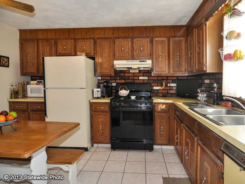 315 William Henry Road Scituate, RI 02857 - Photo 4 of 25 Kitchen.