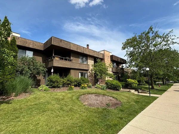 $229,000 | 1365 North Sterling Avenue, Unit 208B, Palatine, IL 60067