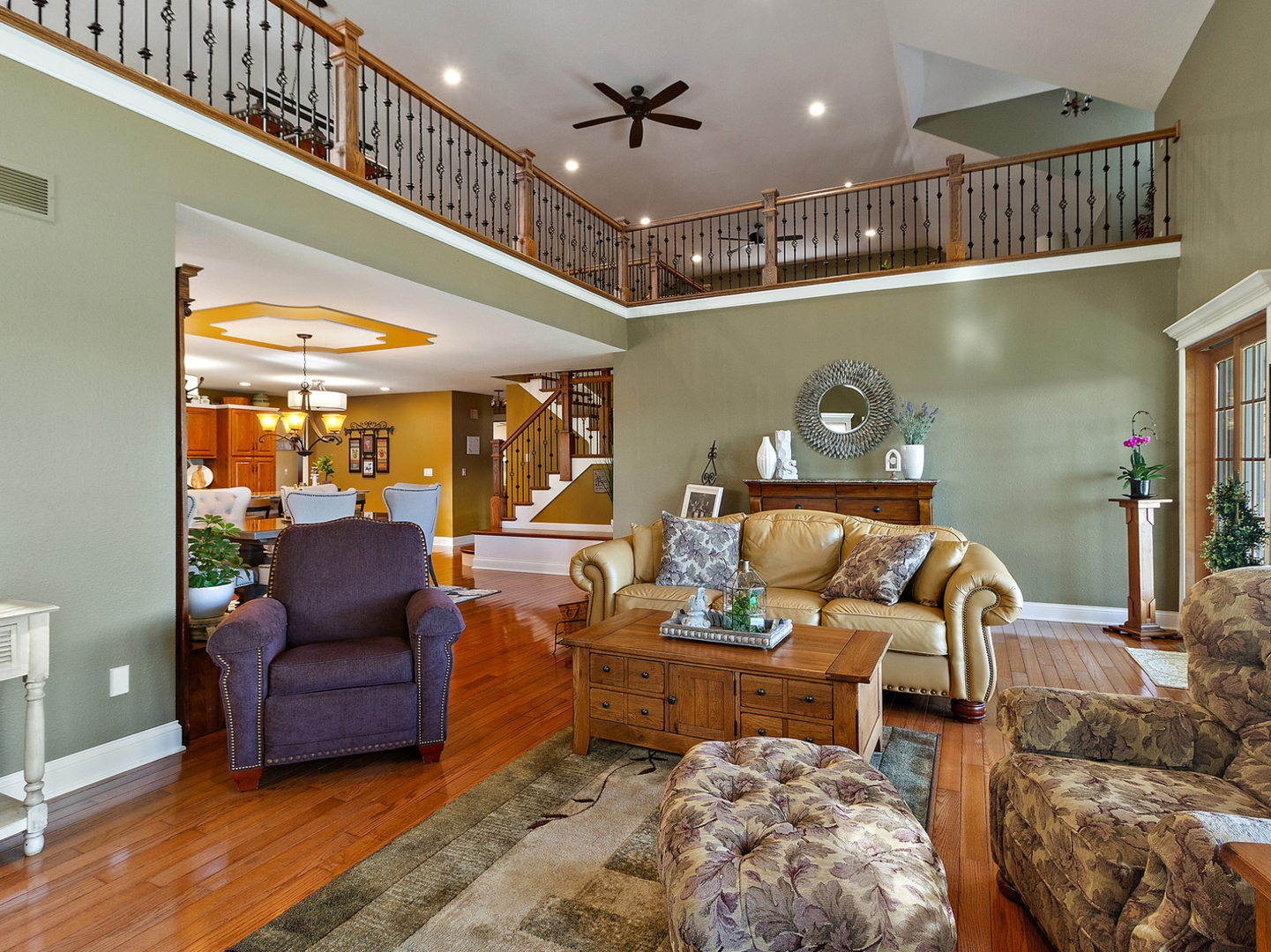 3157 River Road Kankakee, IL 60901 - Photo 14 of 50 a living room with furniture and wooden floor