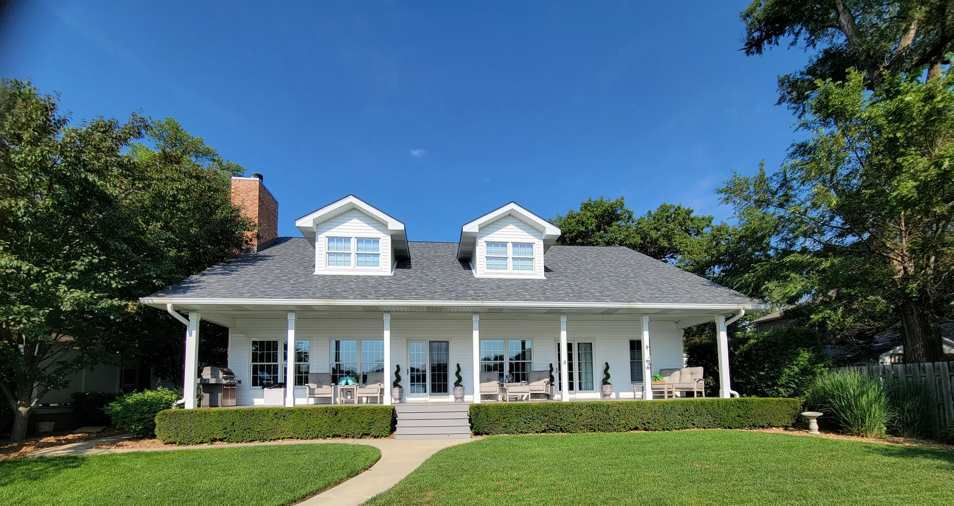 3157 River Road Kankakee, IL 60901 - Photo 36 of 50 a front view of a house with a yard