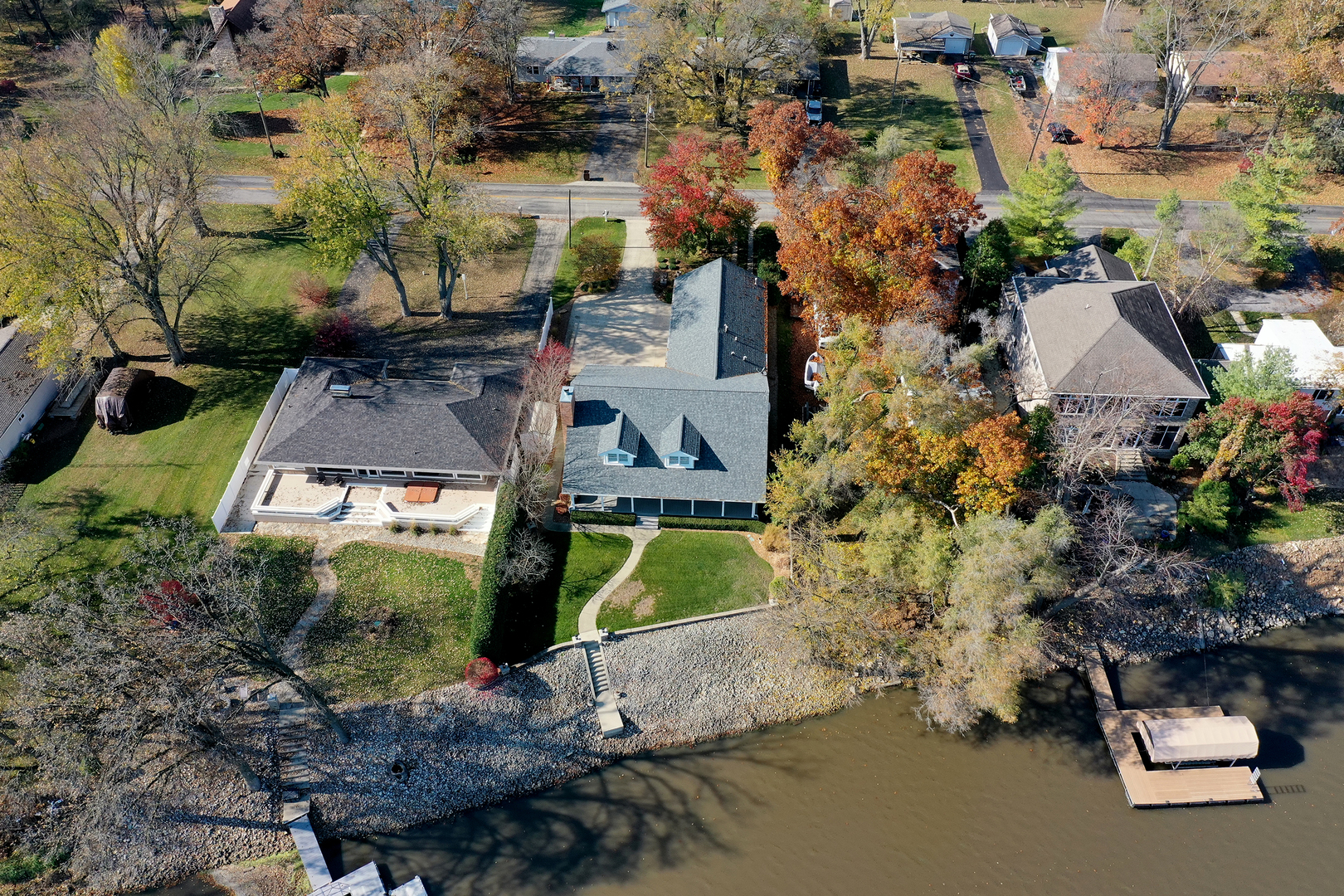 3157 River Road Kankakee, IL 60901 - Photo 45 of 50 an aerial view of a house with a yard