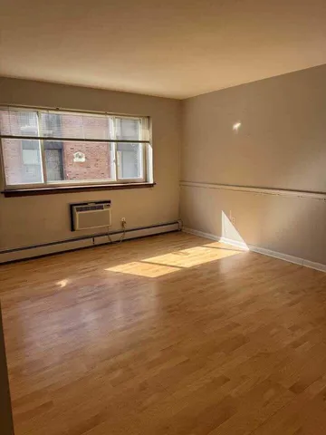 $139,900 | 2222 East Belleview Place, Unit 103, Milwaukee, WI 53211