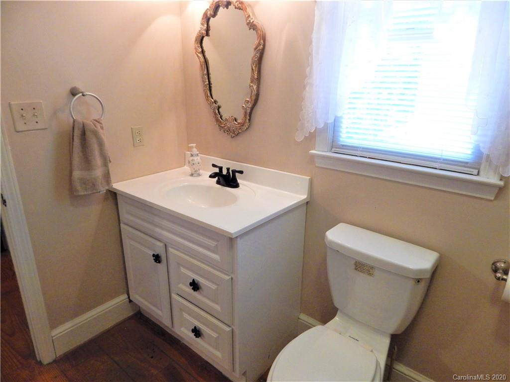 6052 Powder Point Drive Hickory, NC 28601 - Photo 32 of 39 Gallery Image 32