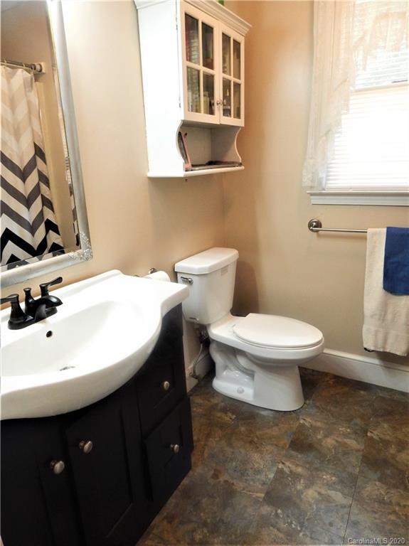 6052 Powder Point Drive Hickory, NC 28601 - Photo 34 of 39 Gallery Image 34