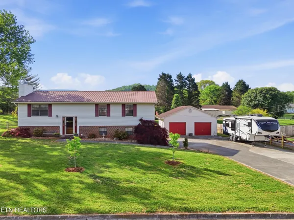 $459,900 | 2022 Independence Drive, Maryville, TN 37803