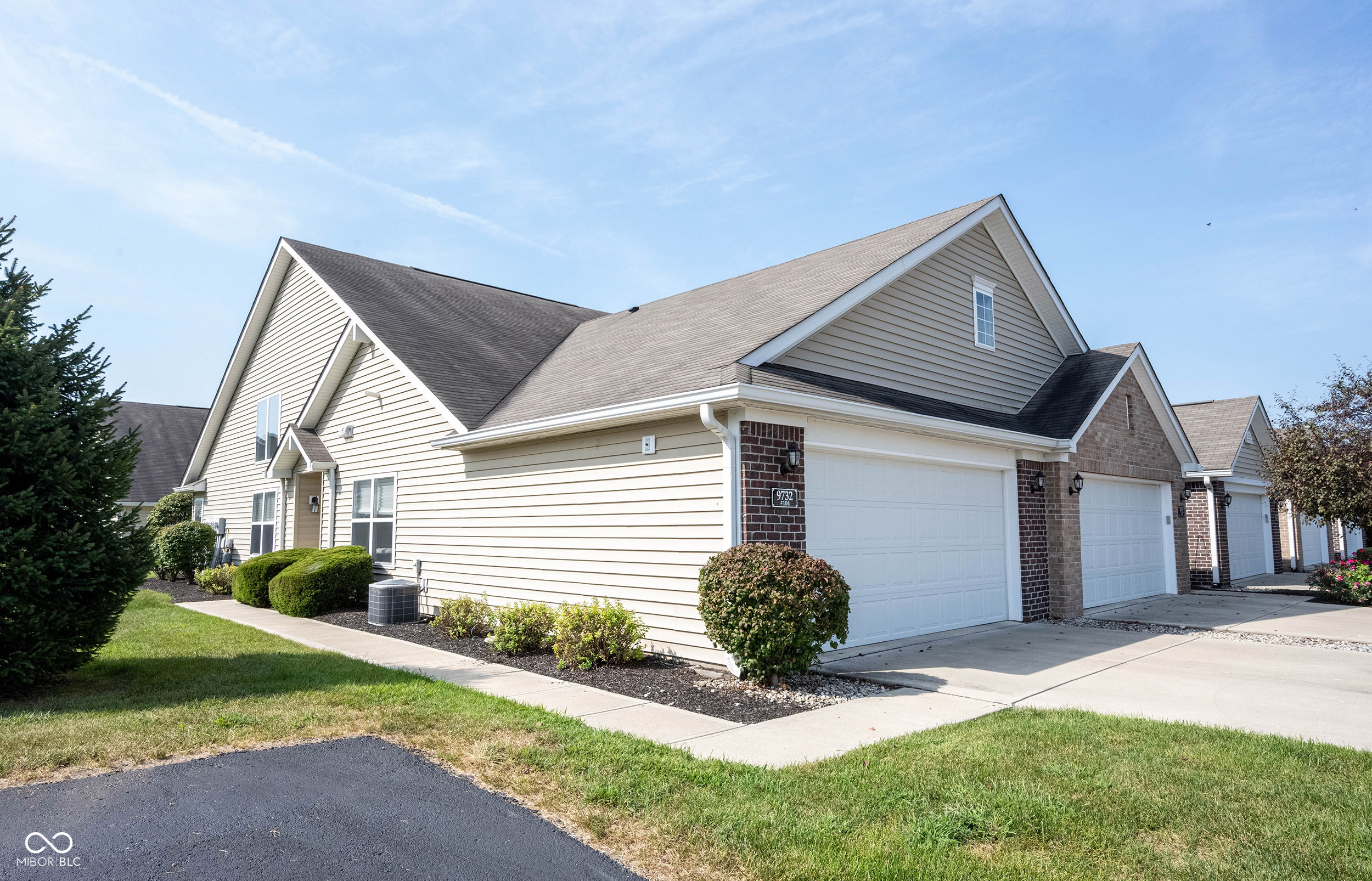 9732 Highpoint Ridge Drive, Unit 104 Fishers, IN 46037 - Photo 2 of 31 Gallery Image 2