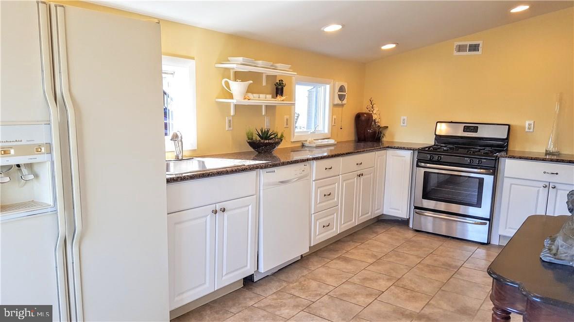 1811 Binnacle Road Forked River, NJ 08731 - Photo 12 of 24 Gallery Image 12