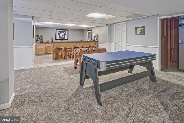 a view of a livingroom with furniture