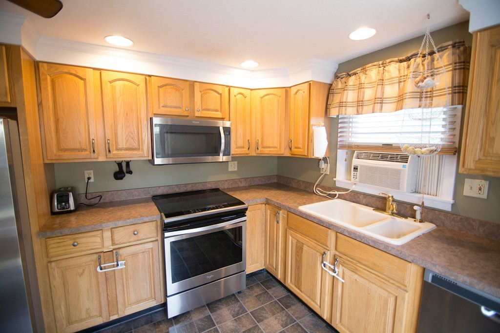 111 Dayton Street Springfield, MA 01118 - Photo 6 of 15 Gallery Image 6