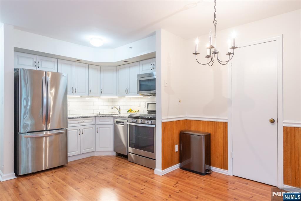 1406 Faulkner Court Mahwah, NJ 07430 - Photo 9 of 25