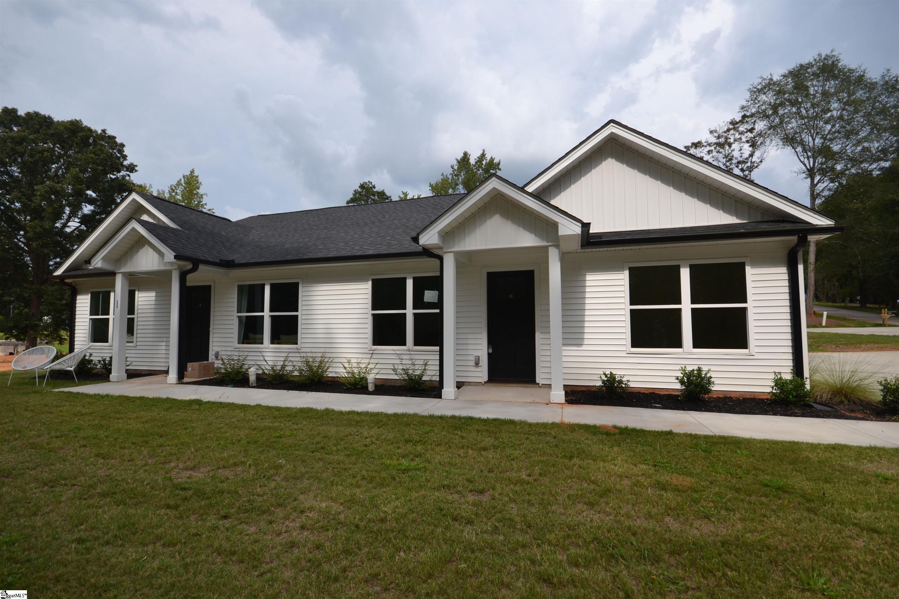124b Kennedy Road Taylors, SC 29687 - Photo 1 of 11