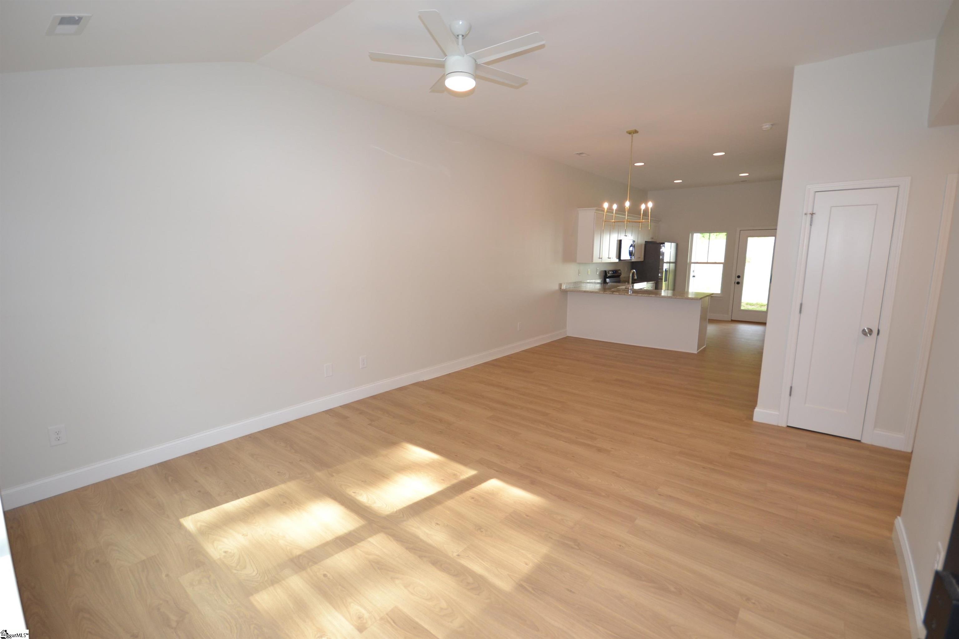124b Kennedy Road Taylors, SC 29687 - Photo 3 of 11