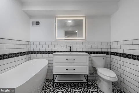 $350,000 | 625 Winton Street, Philadelphia, PA 19148