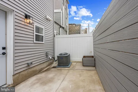 $350,000 | 625 Winton Street, Philadelphia, PA 19148
