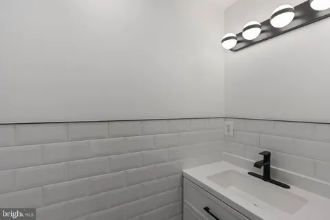 $350,000 | 625 Winton Street, Philadelphia, PA 19148